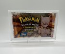 Bundle! Pokemon Topps The Movie Booster Pack fra 1999, akrylbox, akrylplate, og displaystand! (MewTwo) thumbnail