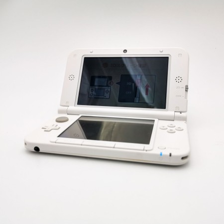 ﻿Nintendo 3DS komplett i eske japansk utgave